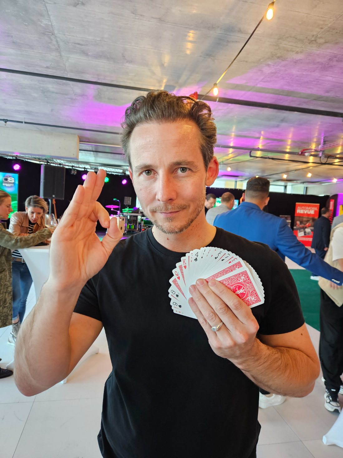 Event entertainment at a daycrunch location